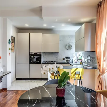 Vatican Roumanis Luxury