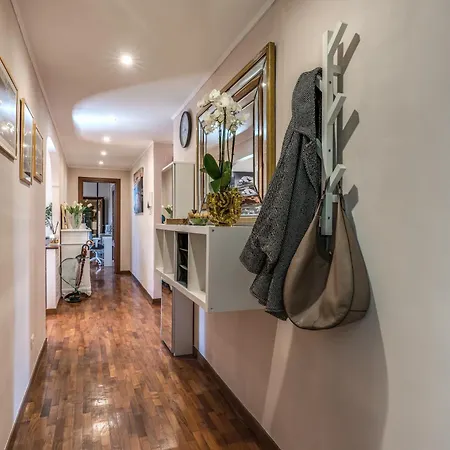 Vatican Roumanis Luxury Διαμέρισμα *